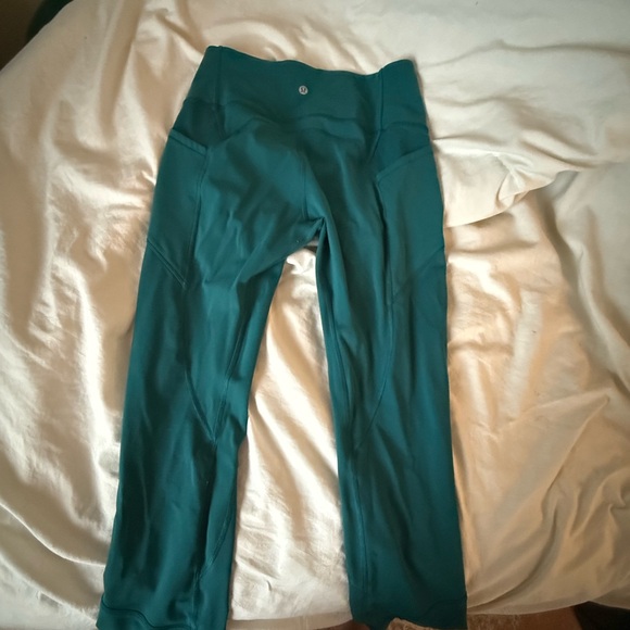 Lululemon Athletica Green Leggings Soft Stretchy Fabric - Picture 2 of 2
